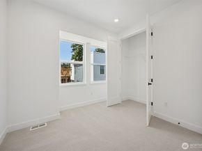 18814 99th Court NE B, Bothell WA 98011