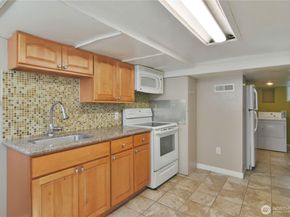 328 NE 52nd Street, Seattle WA 98105
