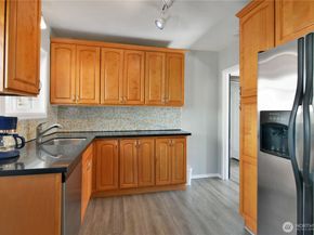 328 NE 52nd Street, Seattle WA 98105