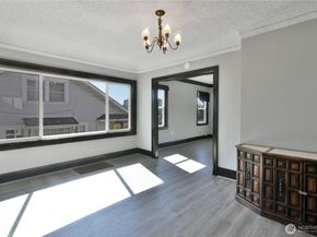 328 NE 52nd Street, Seattle WA 98105