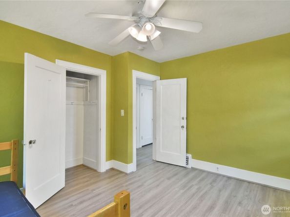 328 NE 52nd Street, Seattle WA 98105