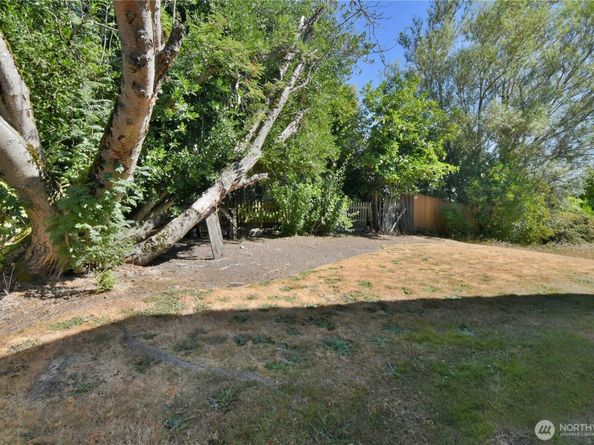 328 NE 52nd Street, Seattle WA 98105
