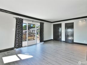 328 NE 52nd Street, Seattle WA 98105