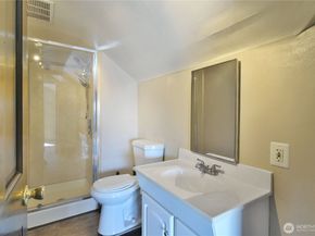 328 NE 52nd Street, Seattle WA 98105