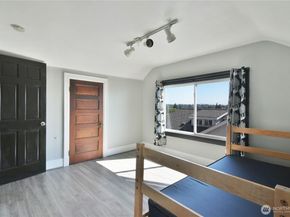 328 NE 52nd Street, Seattle WA 98105