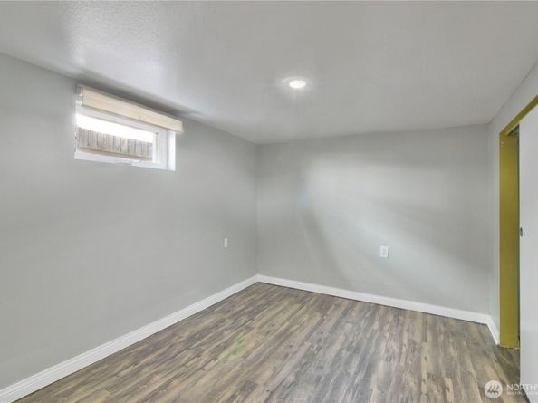 328 NE 52nd Street, Seattle WA 98105