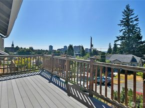 328 NE 52nd Street, Seattle WA 98105