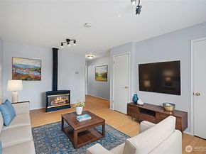 1423 212th Place SW, Lynnwood WA 98036
