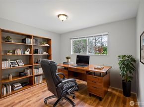 1423 212th Place SW, Lynnwood WA 98036