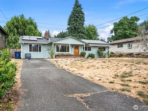 1423 212th Place SW, Lynnwood WA 98036