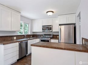 1423 212th Place SW, Lynnwood WA 98036