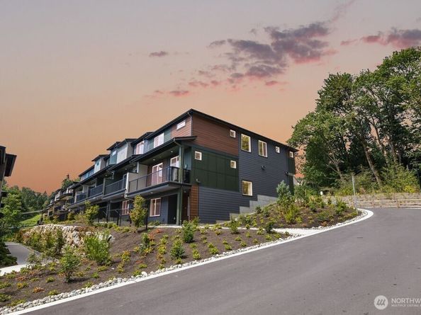 13217 NE 127th Court C, Kirkland WA 98034