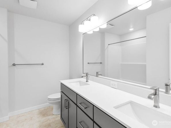 13217 NE 127th Court C, Kirkland WA 98034