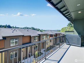 13217 NE 127th Court C, Kirkland WA 98034