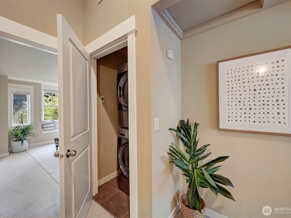 5807 B 55th Avenue NE, Seattle WA 98105