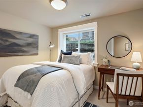5807 B 55th Avenue NE, Seattle WA 98105