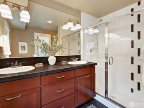 5807 B 55th Avenue NE, Seattle WA 98105
