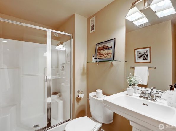 5807 B 55th Avenue NE, Seattle WA 98105