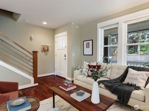 5807 B 55th Avenue NE, Seattle WA 98105