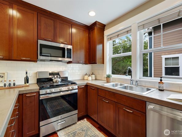 5807 B 55th Avenue NE, Seattle WA 98105