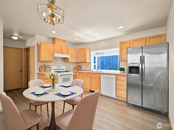 10040 19th Avenue SW, Seattle WA 98146