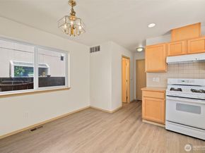 10040 19th Avenue SW, Seattle WA 98146