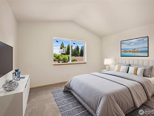 10040 19th Avenue SW, Seattle WA 98146