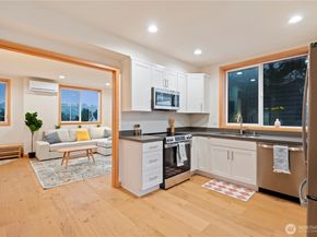 2844 B 22nd Avenue W, Seattle WA 98199