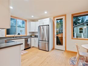 2844 B 22nd Avenue W, Seattle WA 98199