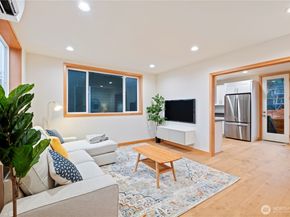 2844 B 22nd Avenue W, Seattle WA 98199