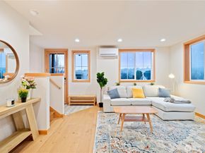 2844 B 22nd Avenue W, Seattle WA 98199