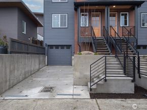 2844 B 22nd Avenue W, Seattle WA 98199