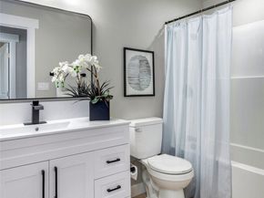 5732 Halls Lake Way, Lynnwood WA 98036