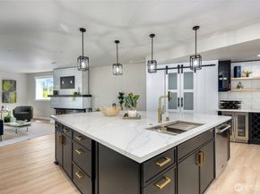 5732 Halls Lake Way, Lynnwood WA 98036