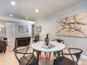 5732 Halls Lake Way, Lynnwood WA 98036