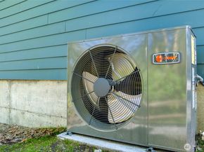 5732 Halls Lake Way, Lynnwood WA 98036