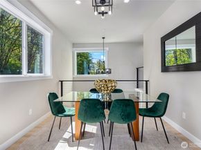 5732 Halls Lake Way, Lynnwood WA 98036