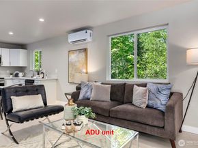 5732 Halls Lake Way, Lynnwood WA 98036