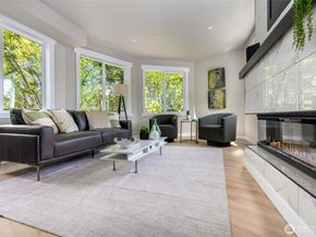 5732 Halls Lake Way, Lynnwood WA 98036