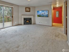 21211 95th Court S, Kent WA 98031