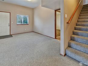 21211 95th Court S, Kent WA 98031