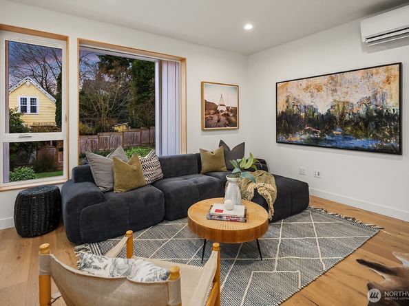 1810 E Mercer Street, Seattle WA 98112