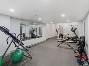 3028 Western Ave 110, Seattle WA 98121