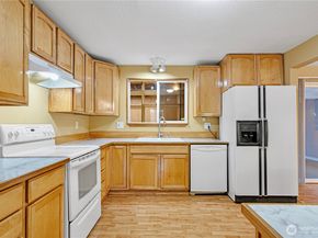 22819 126th Place SE, Kent WA 98031