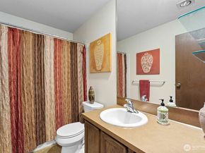 11300 1st Avenue NE 224, Seattle WA 98125