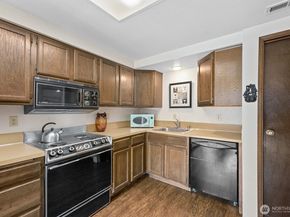 11300 1st Avenue NE 224, Seattle WA 98125