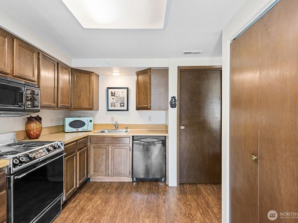 11300 1st Avenue NE 224, Seattle WA 98125