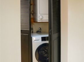 107 16th Avenue 107, Seattle WA 98122