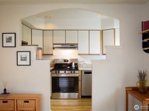 107 16th Avenue 107, Seattle WA 98122