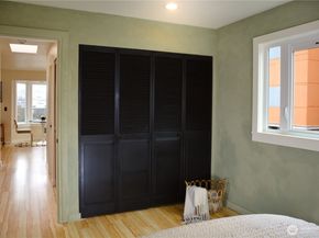 107 16th Avenue 107, Seattle WA 98122